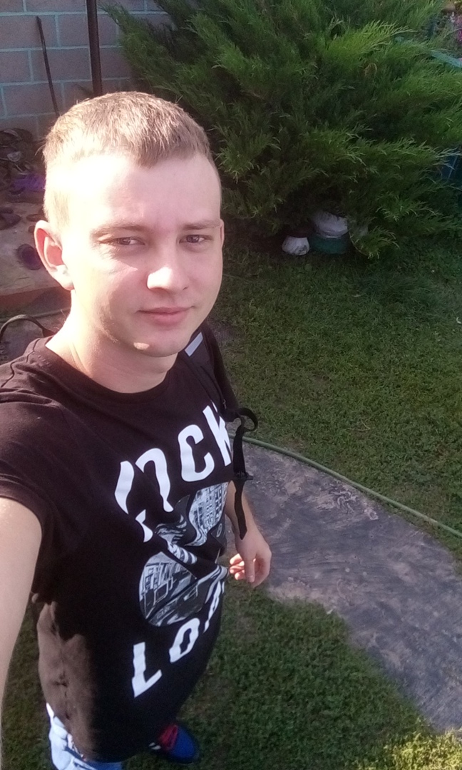 Макс Капралов