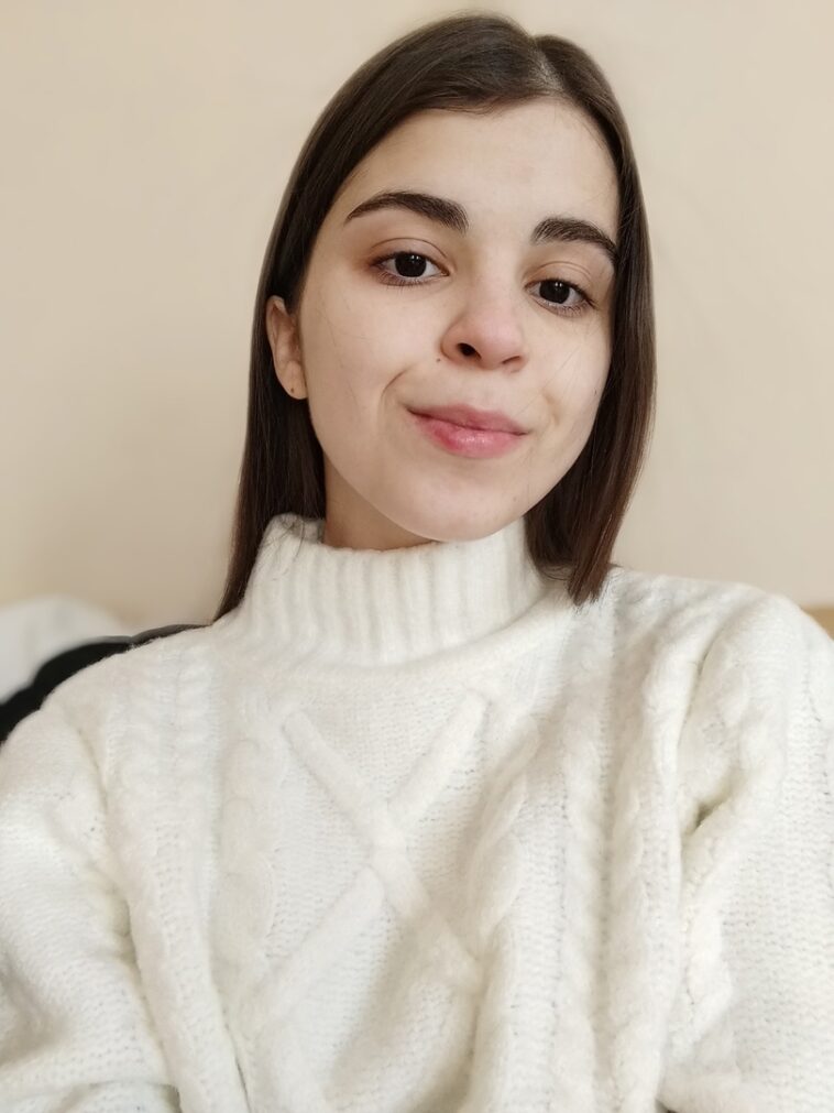 Алина Попова